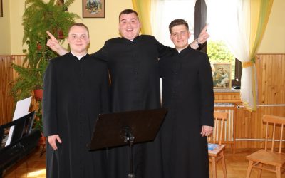 „PRZEZ TWE OCZY ZIELONE”