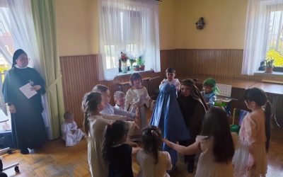 MALI GOŚCIE, WIELKIE SERCA – PRZEDSTAWIENIE DLA ŚW. JÓZEFA