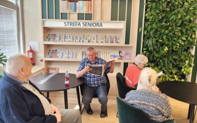 SPOTKANIE ZE SZTUKĄ I LITERATURĄ W BIBLIOTECE PUBLICZNEJ W TUCHOWIE
